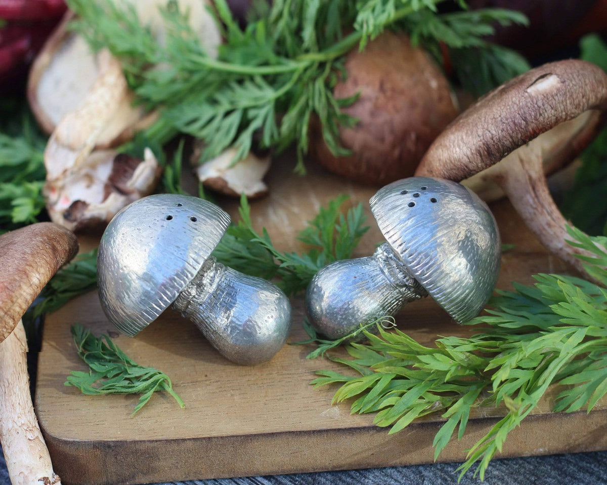 Mushroom Salt & Pepper Set W471508
