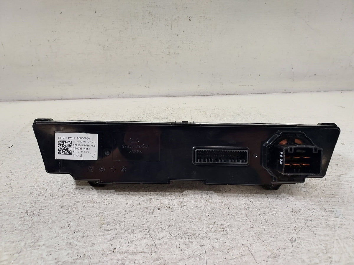 Pre-Owned Kia Sportage A/C Heat Temperature Control Unit Q176
