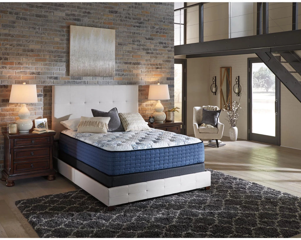 Twin White Firm Mattress M22044