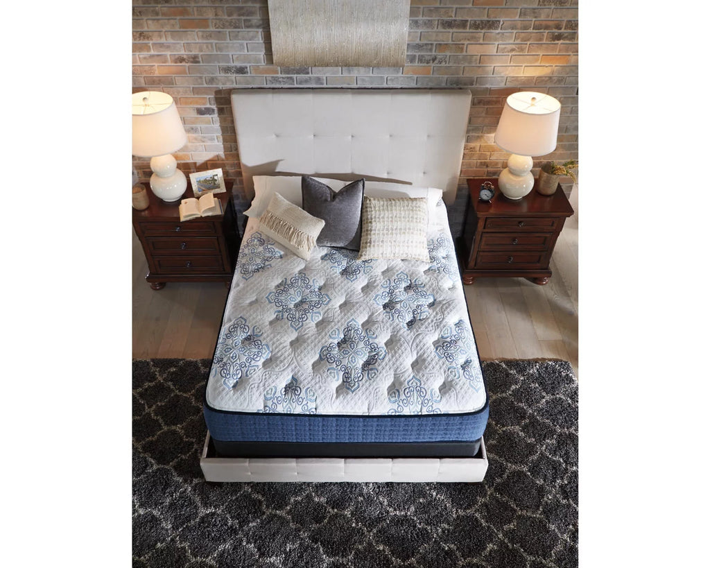 Twin White Firm Mattress M22044